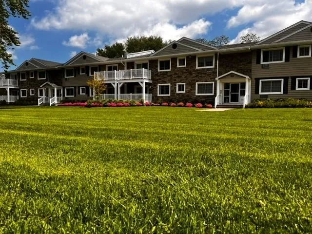 $2,610 | 28 Williams Boulevard, Unit 281H, Lake Grove, NY 11755