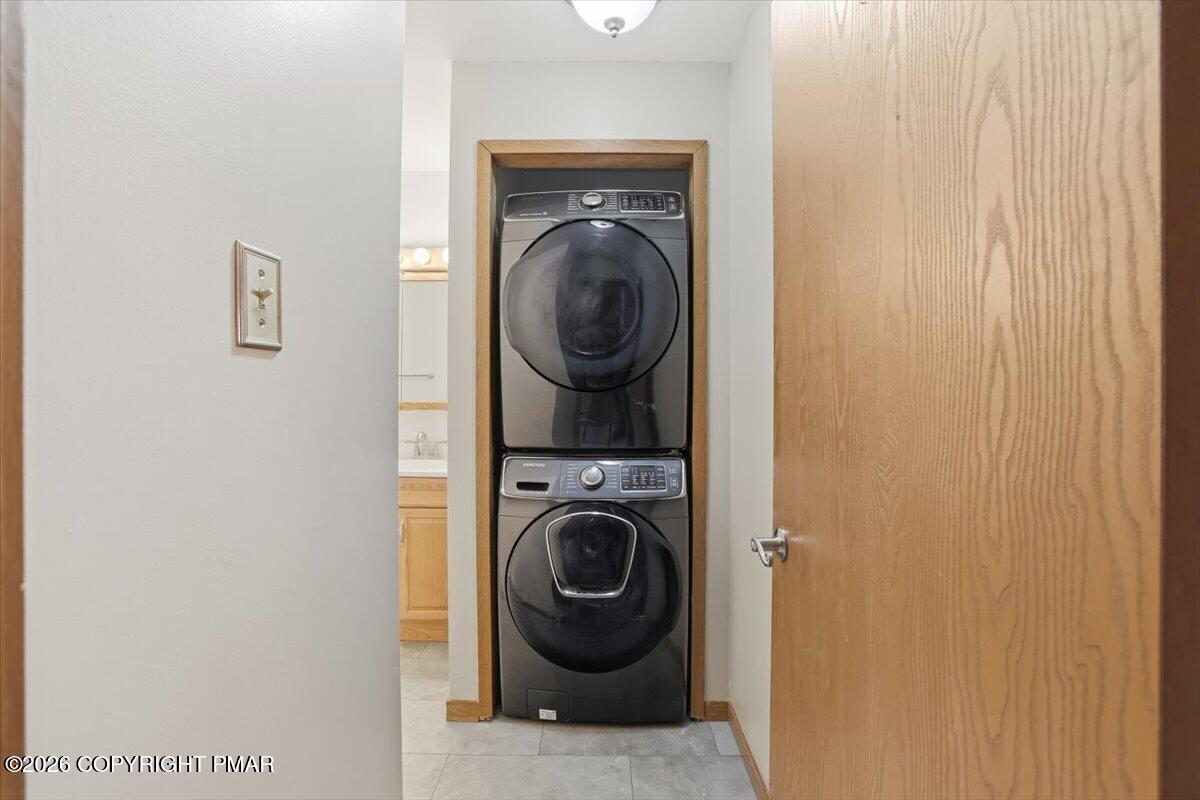 227 Sedburgh Court Bushkill, PA 18324 - Photo 21 of 40 a view of a hallway with washer and dryer