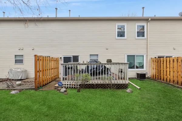 $269,000 | 404 Ballard Drive, Algonquin, IL 60102