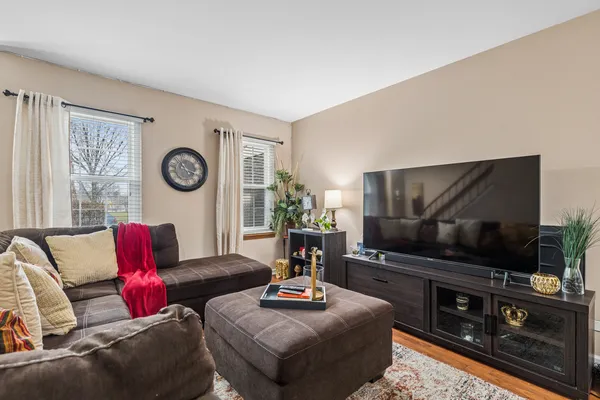 $269,000 | 404 Ballard Drive, Algonquin, IL 60102