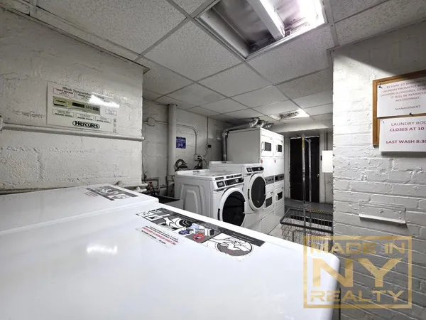 $3,295 | 66-20 Wetherole Street, Unit 3E | Rego Park