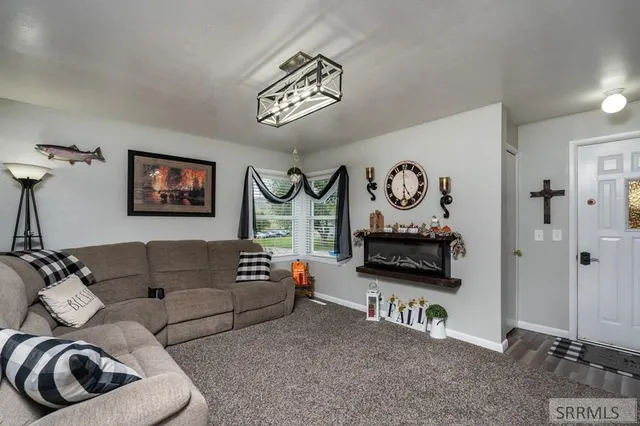 $250,000 | 90 South Railroad Avenue, Arimo, ID 83214