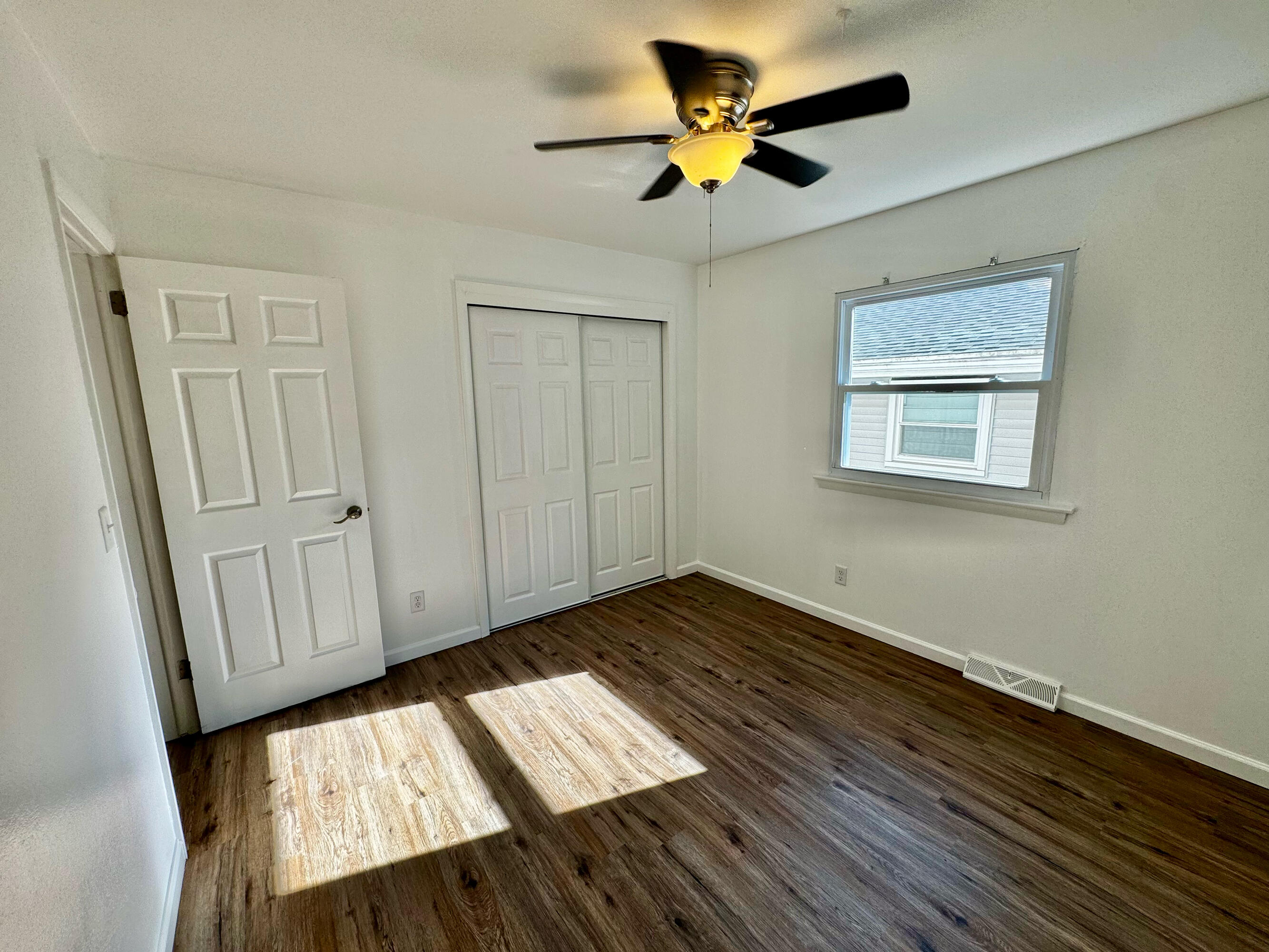 642 South 66th Street Milwaukee, WI 53214 - Photo 7 of 28 IMG_2273