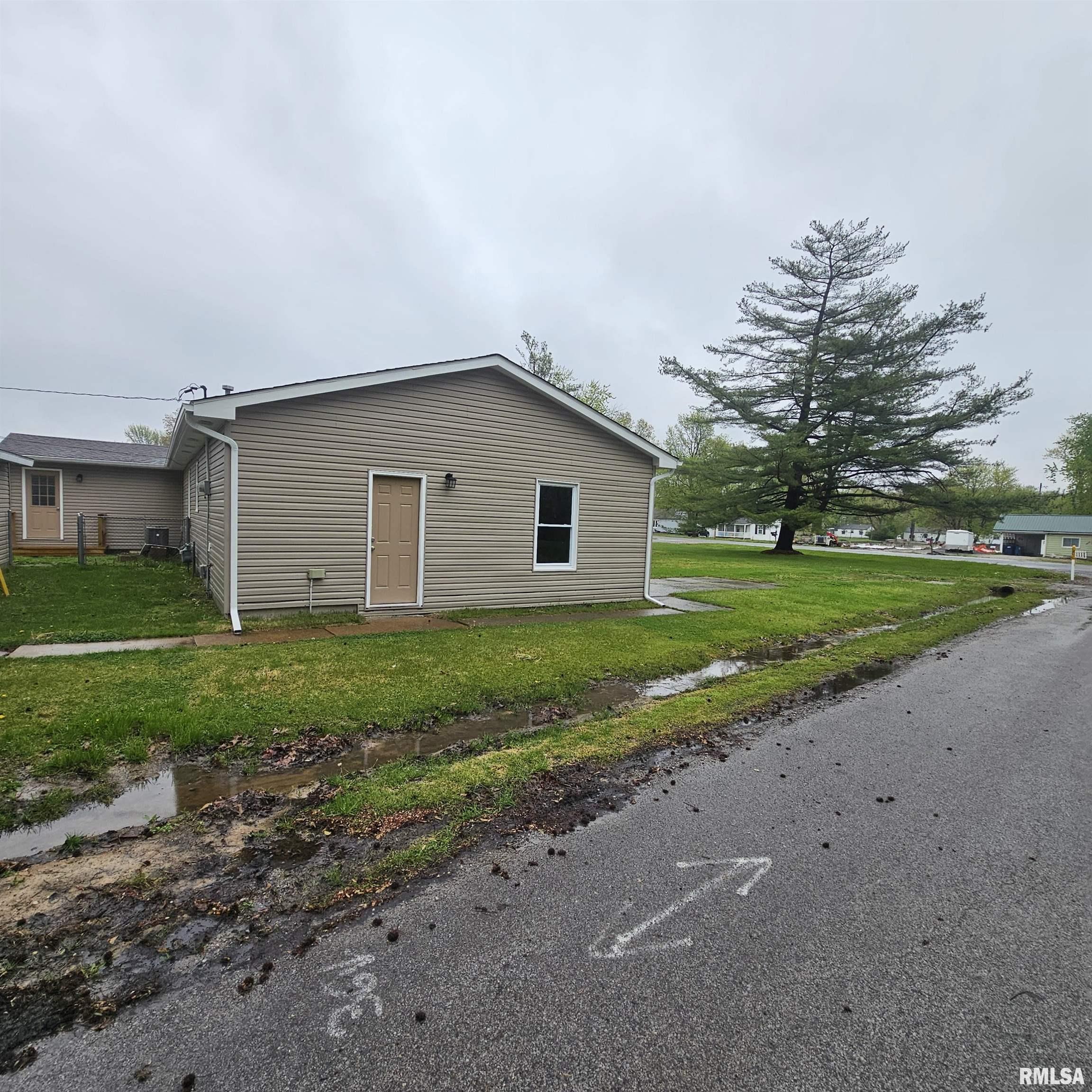 2017 Waltonville Road Mount Vernon, IL 62864 - Photo 9 of 31 Gallery Image 9