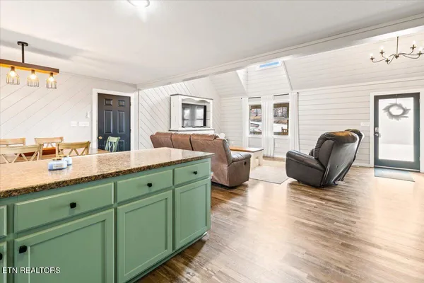 $430,000 | 200 Brady Lane, Oneida, TN 37841