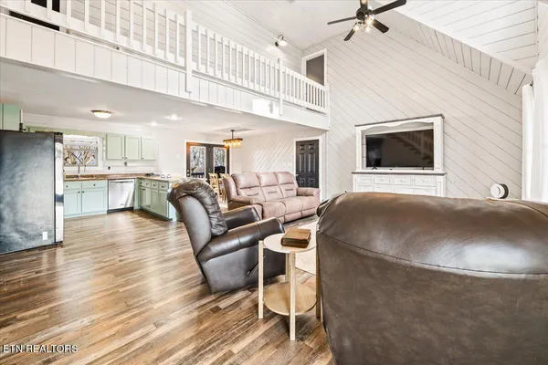 $430,000 | 200 Brady Lane, Oneida, TN 37841
