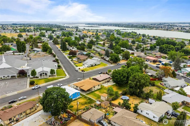 $378,000 | 426 East Brown Avenue, Moses Lake, WA 98837