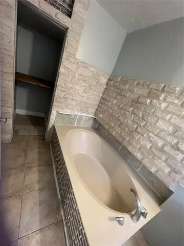 $1,550 | 2102 14th Street South, St. Petersburg, FL 33705