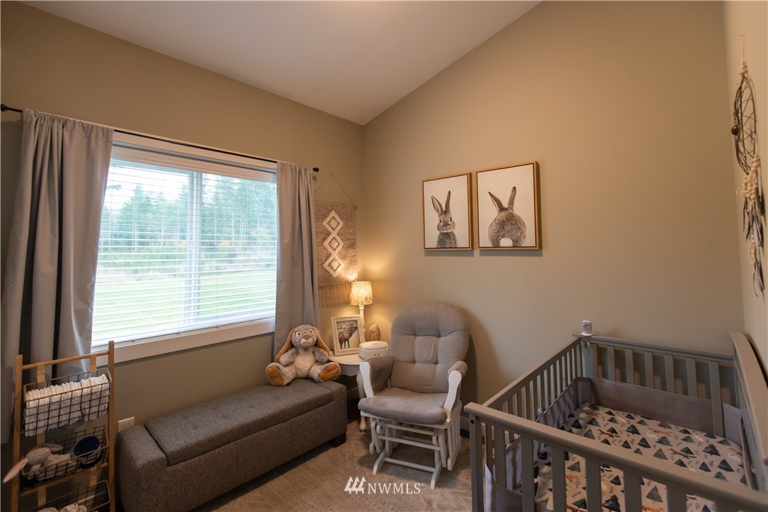 800 Logan Hill Road Chehalis, WA 98532 - Photo 24 of 36 a living room with furniture and a window