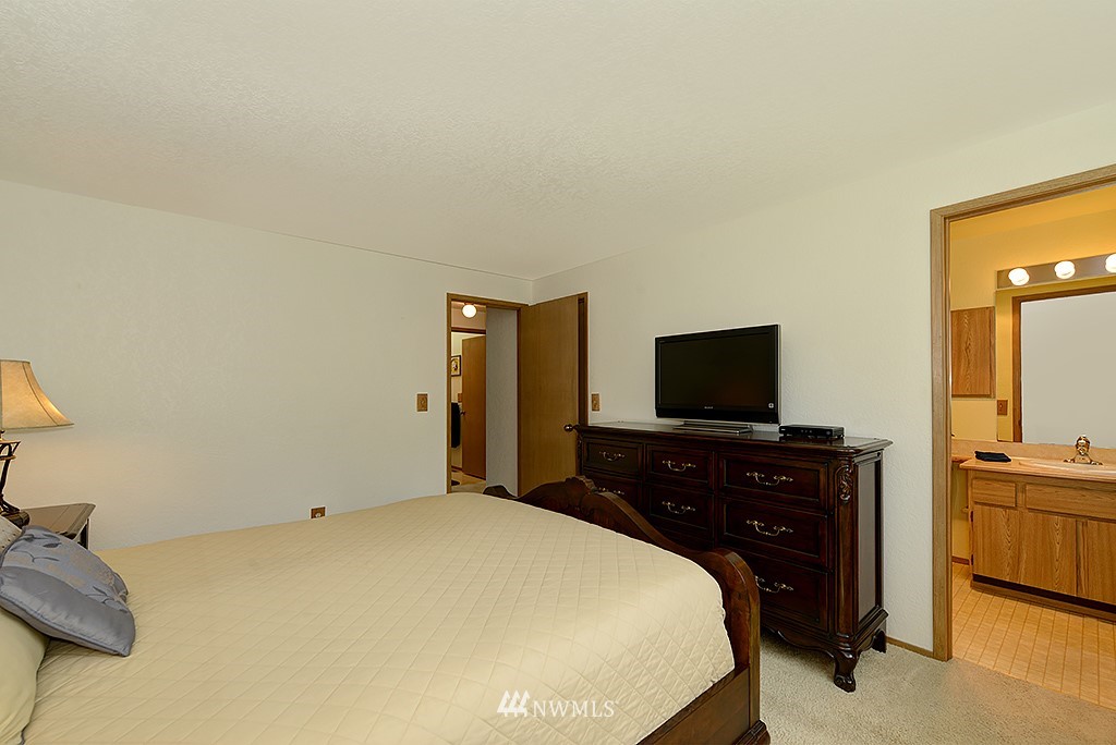 17428 28th Avenue Southeast Bothell, WA 98012 - Photo 11 of 19 Gallery Image 11