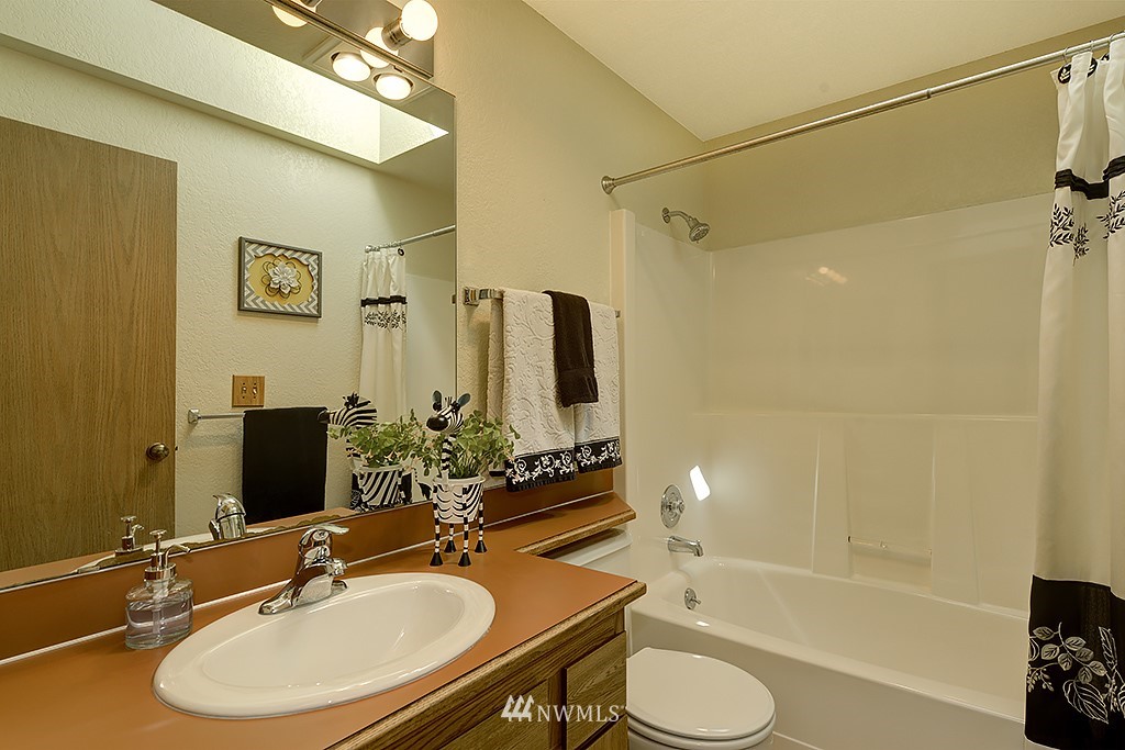 17428 28th Avenue Southeast Bothell, WA 98012 - Photo 14 of 19 Gallery Image 14