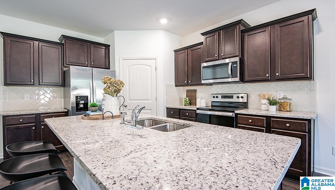 557 Koslin Way Calera, AL 35040 - Photo 5 of 31