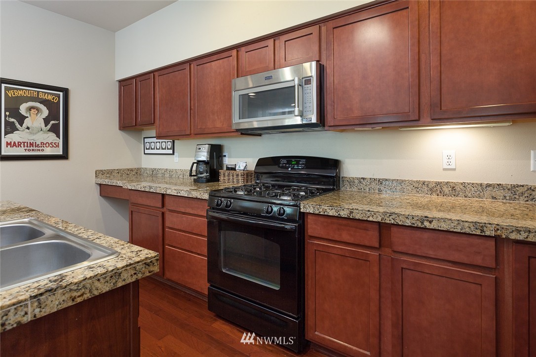 21612 10th Court Southeast Bothell, WA 98021 - Photo 6 of 20