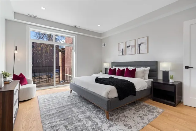 $625,000 | 3653 West Barry Avenue, Unit 3W, Chicago, IL 60618