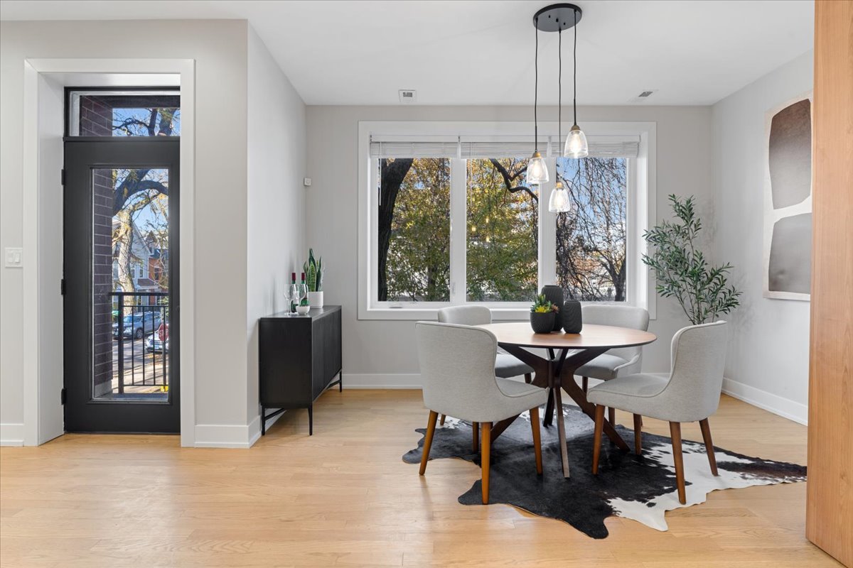 3653 West Barry Avenue, Unit 3W Chicago, IL 60618 - Photo 7 of 27