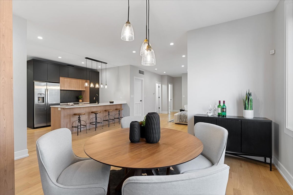 3653 West Barry Avenue, Unit 3W Chicago, IL 60618 - Photo 9 of 27