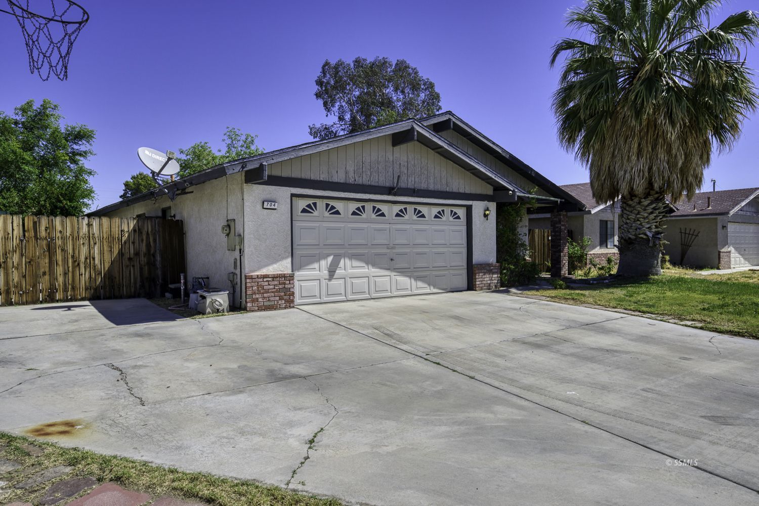 704 White Oak Drive Ridgecrest, CA 93555 - Photo 2 of 43