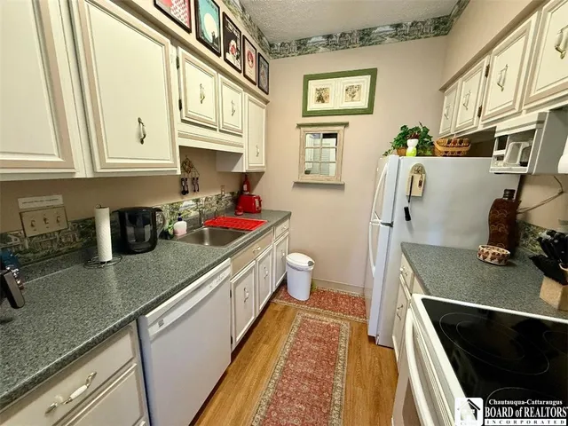 $157,900 | 9 Oneida Drive, Chautauqua, NY 14728