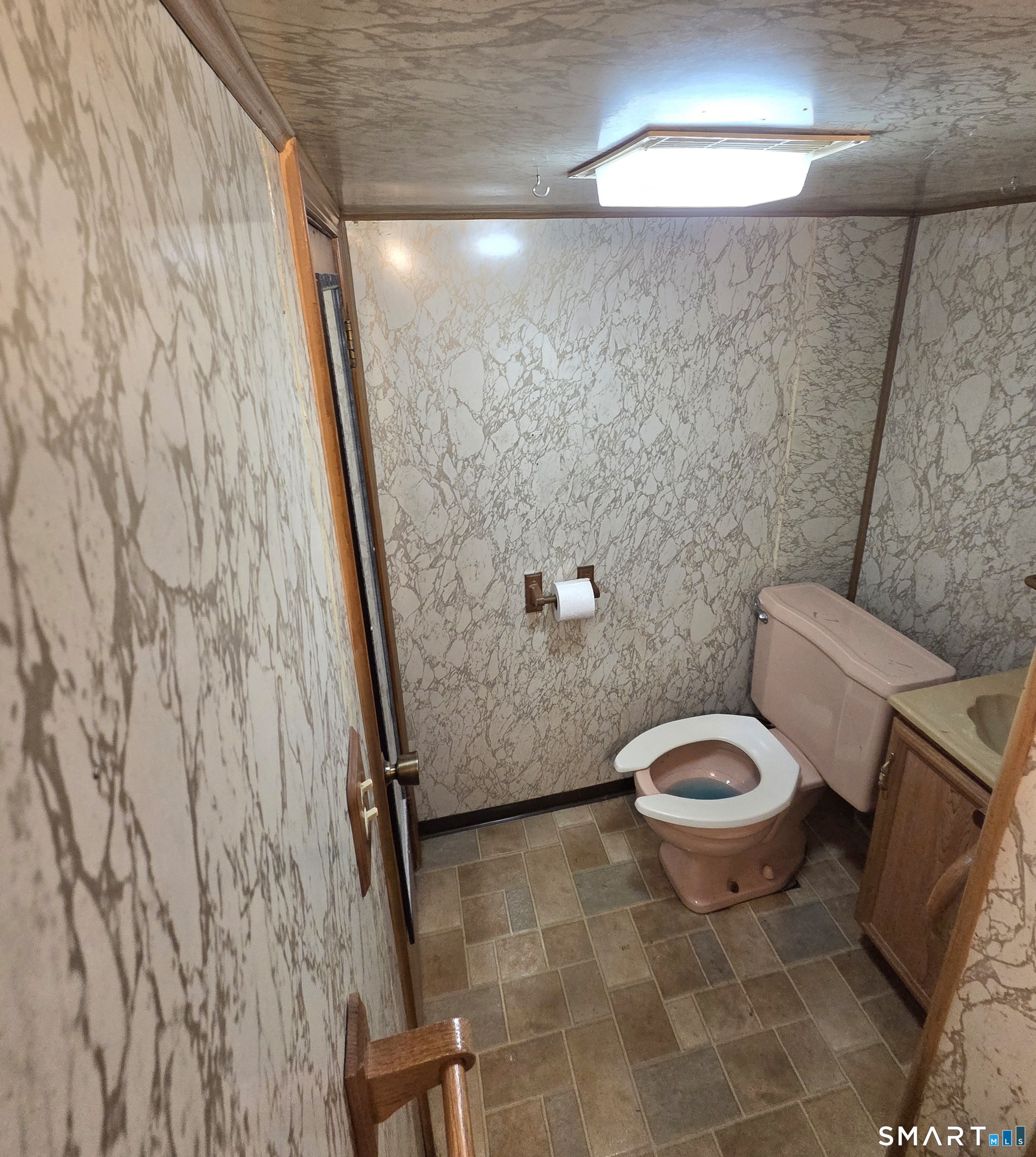 169 Country Club Road New Britain, CT 06053 - Photo 23 of 36