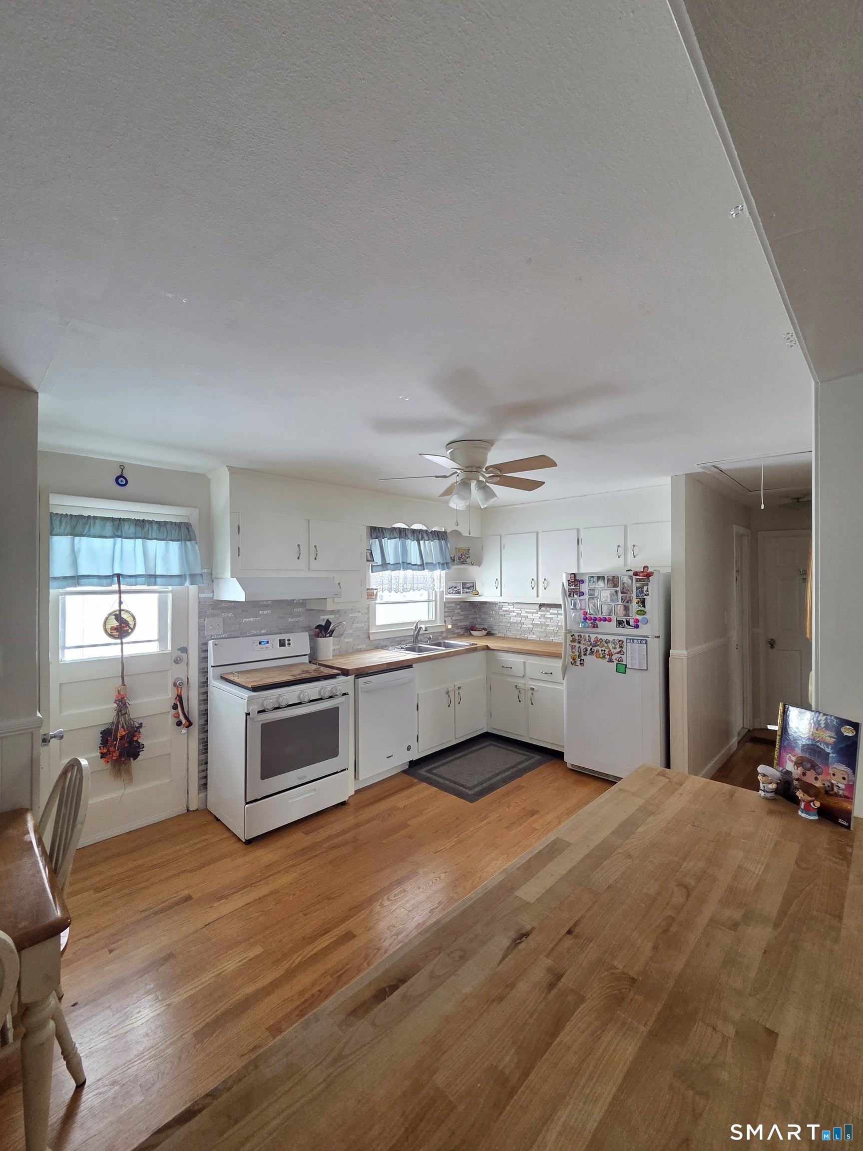 169 Country Club Road New Britain, CT 06053 - Photo 7 of 36