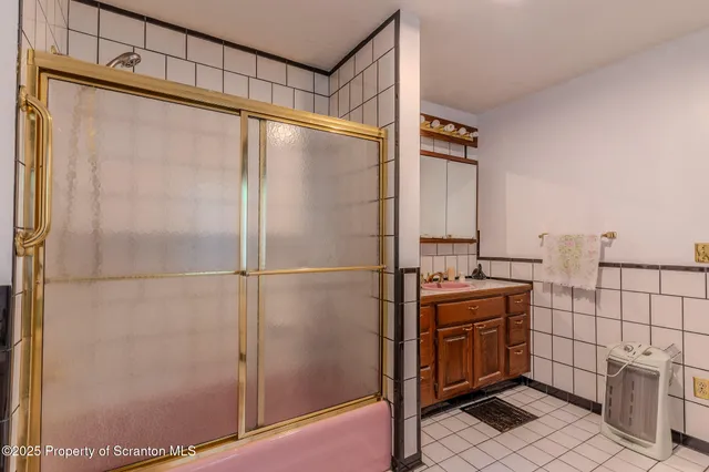 $1,200,000 | 436 State Line Road, Susquehanna, PA 18847