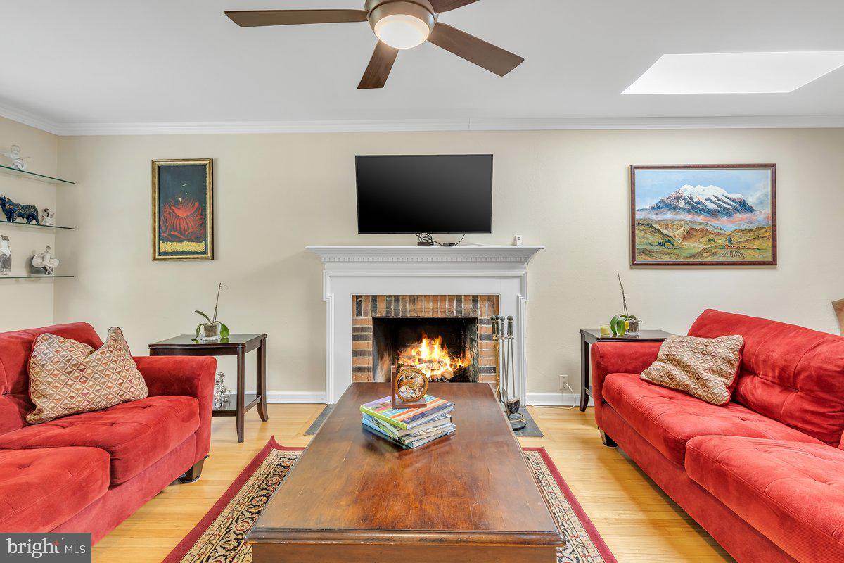 12007 Vale Road Oakton, VA 22124 - Photo 17 of 49