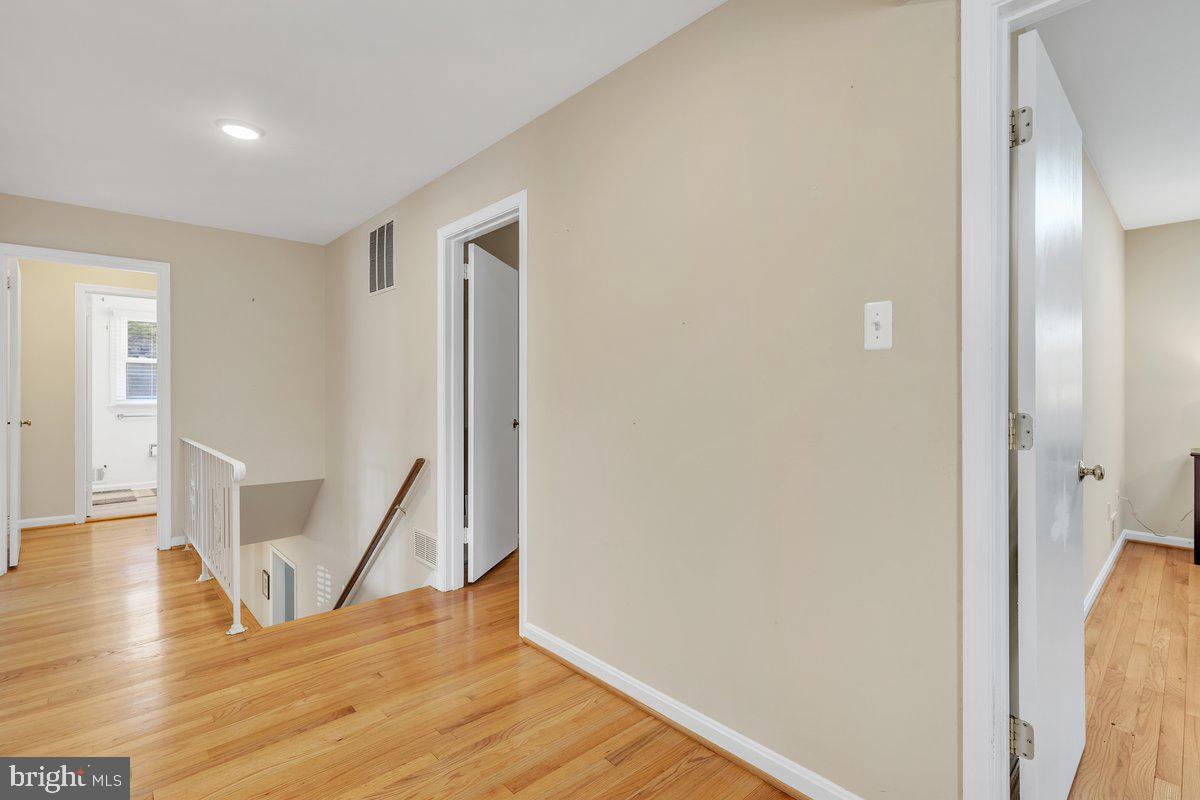 12007 Vale Road Oakton, VA 22124 - Photo 23 of 49