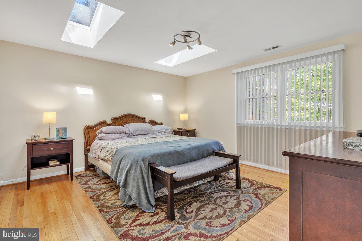 12007 Vale Road Oakton, VA 22124 - Photo 24 of 49