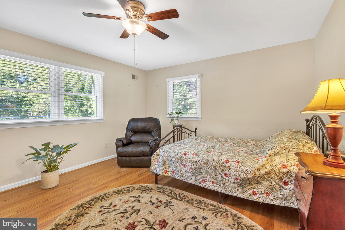 12007 Vale Road Oakton, VA 22124 - Photo 29 of 49