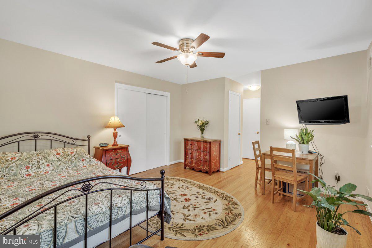 12007 Vale Road Oakton, VA 22124 - Photo 30 of 49