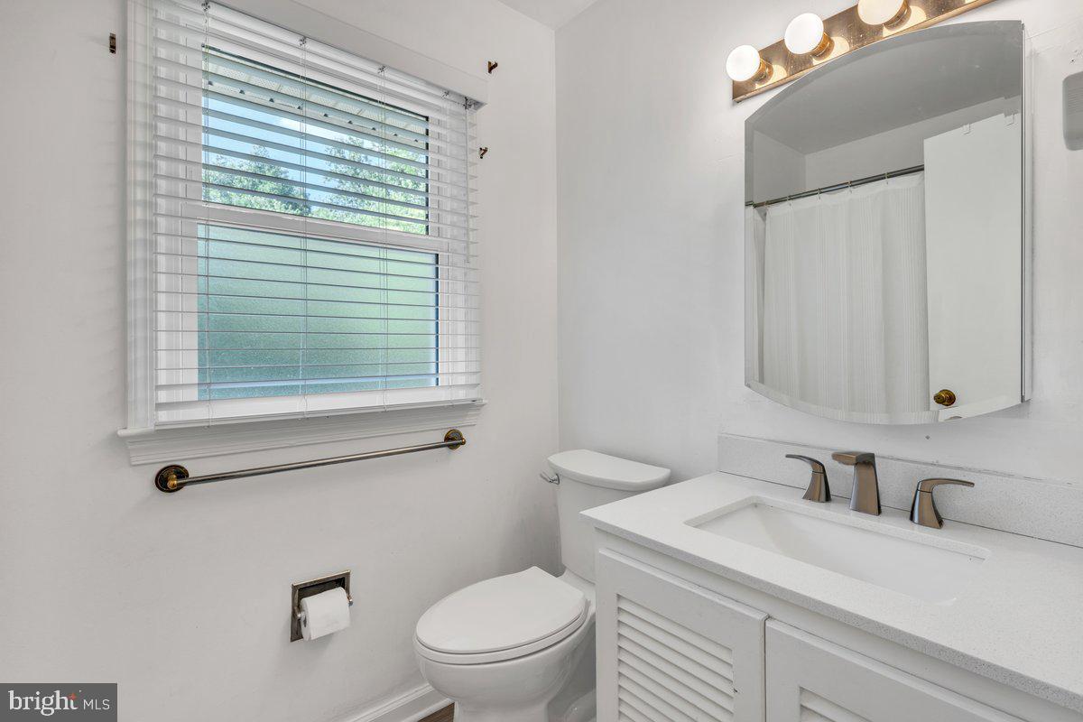 12007 Vale Road Oakton, VA 22124 - Photo 31 of 49