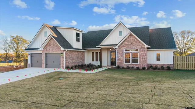 $541,000 | 16425 Clearview Drive, Lindale, TX 75771