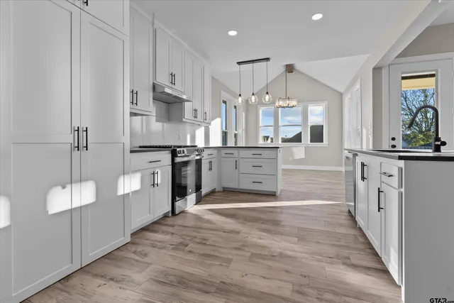 $541,000 | 16425 Clearview Drive, Lindale, TX 75771