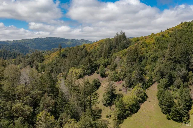 $1,065,000 | 30131 Elkhorn Road, Yorkville, CA 95494