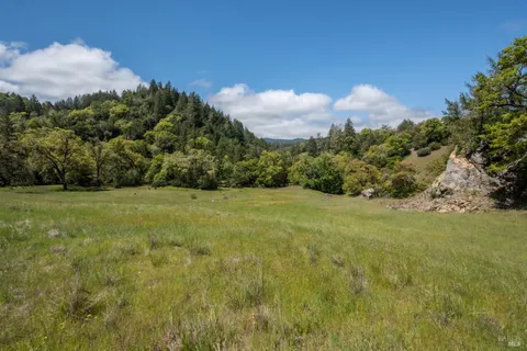 $1,065,000 | 30131 Elkhorn Road, Yorkville, CA 95494