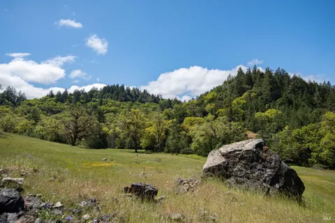 $1,065,000 | 30131 Elkhorn Road, Yorkville, CA 95494