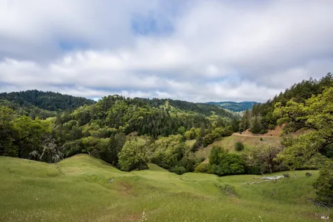 $1,065,000 | 30131 Elkhorn Road, Yorkville, CA 95494