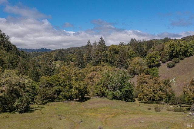 $1,065,000 | 30131 Elkhorn Road, Yorkville, CA 95494