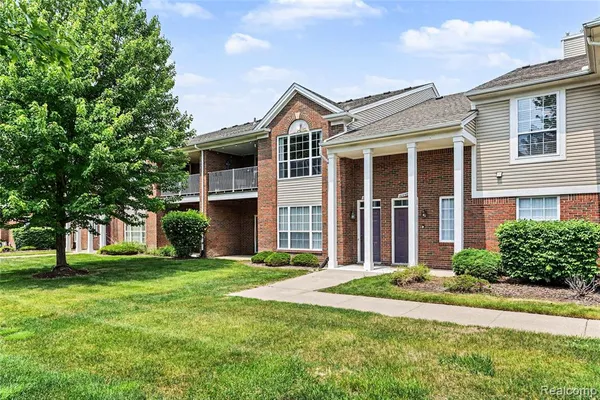 $234,900 | 16440 Dominion Drive, Macomb, MI 48044