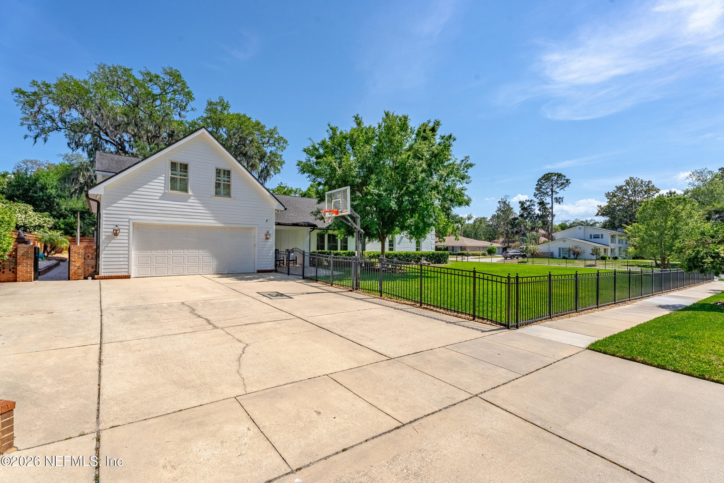 9505 Kuhn Road Jacksonville, FL 32257 - Photo 8 of 75 Garage Side