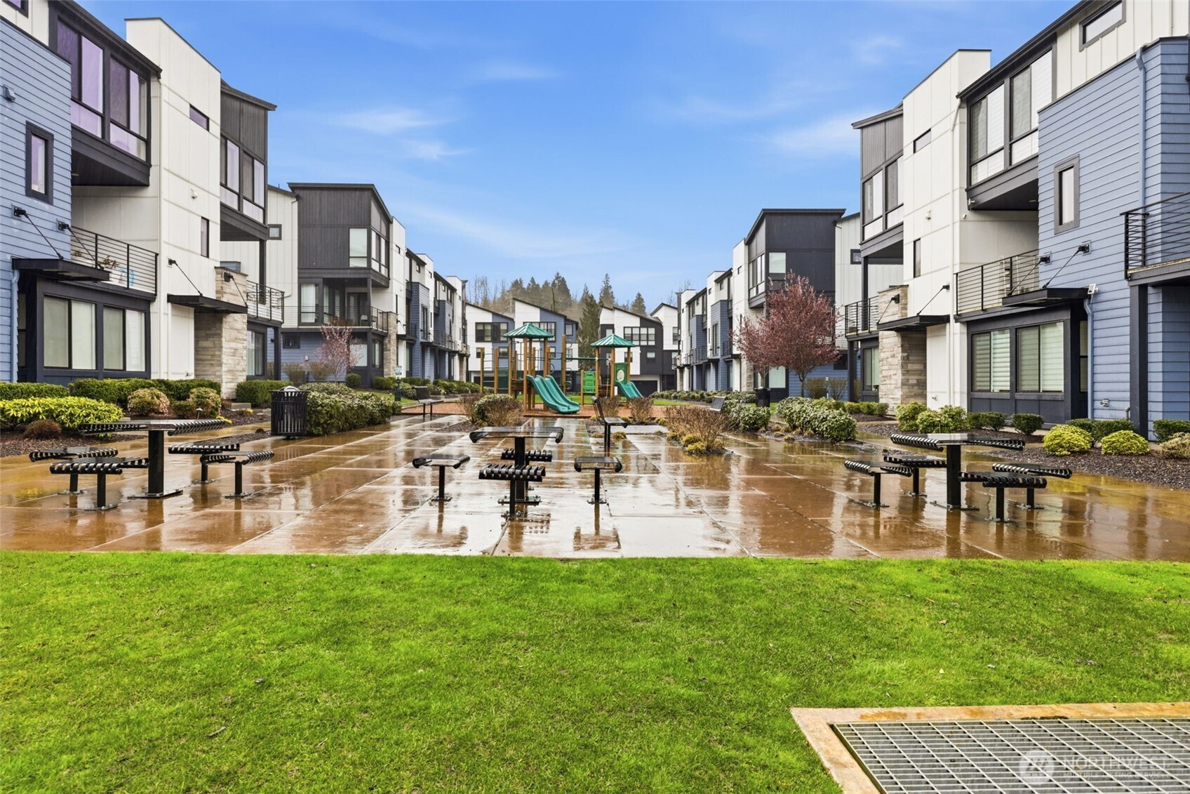 21816 24th Avenue Southeast, Unit A Bothell, WA 98021 - Photo 26 of 31