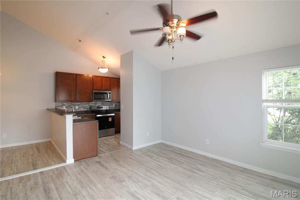 13300 Spring Creek Lane O'Fallon, MO 63368 - Photo 5 of 28