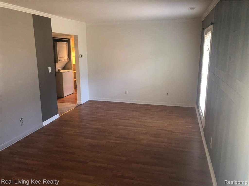 507 East University Drive, Unit 402 Rochester, MI 48307 - Photo 6 of 17