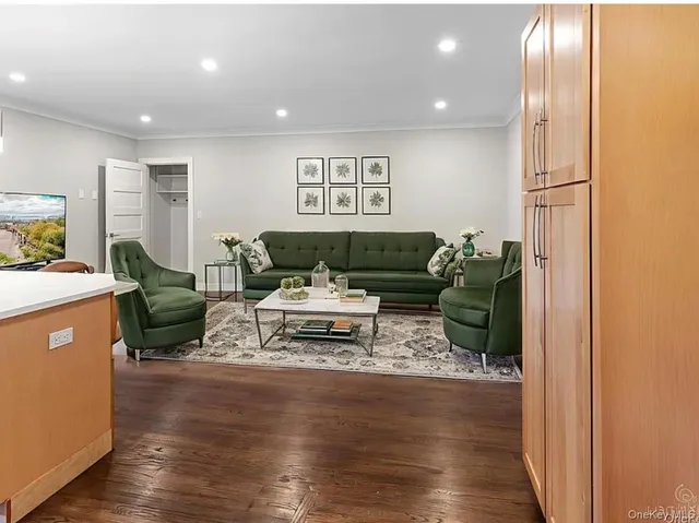 $407,000 | 1133 Midland Avenue, Unit 3D, Bronxville, NY 10708