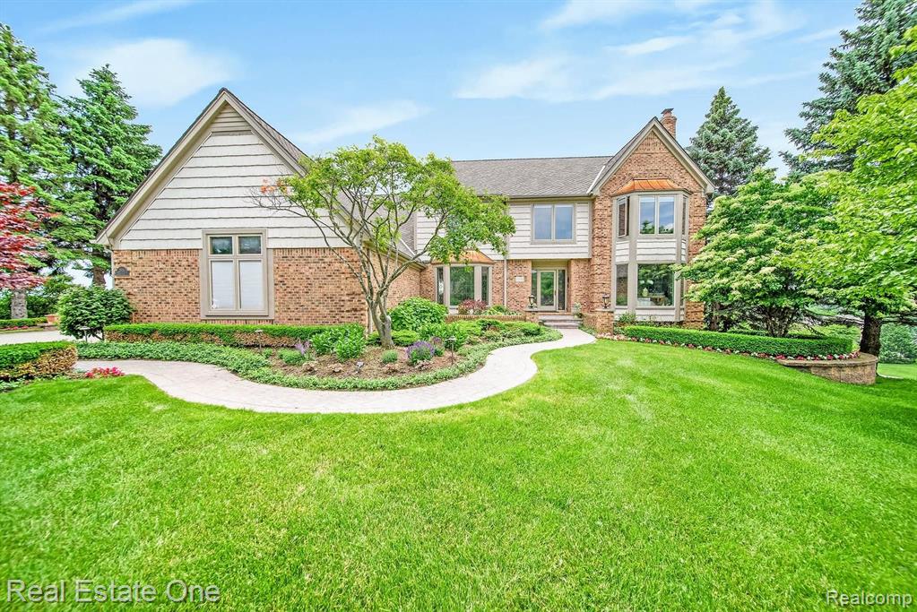 2938 Eagle Court Rochester Hills, MI 48309 - Photo 1 of 63