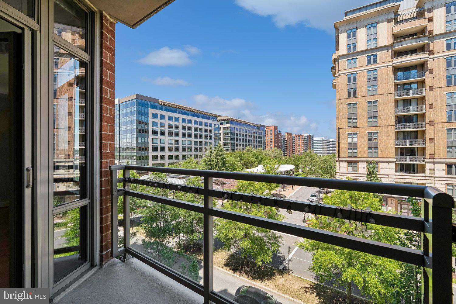 3650 South Glebe Road, Unit 445 Arlington, VA 22202 - Photo 13 of 53 Balcony with great urban views