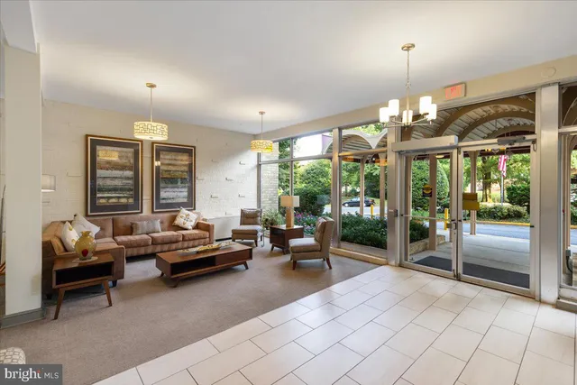 $337,900 | 200 North Maple Avenue, Unit 416, Falls Church, VA 22046