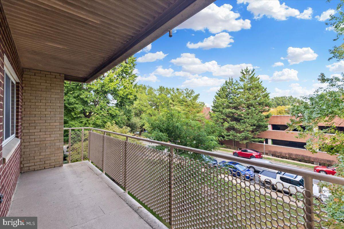 200 North Maple Avenue, Unit 416 Falls Church, VA 22046 - Photo 11 of 35