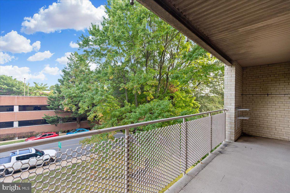 200 North Maple Avenue, Unit 416 Falls Church, VA 22046 - Photo 12 of 35