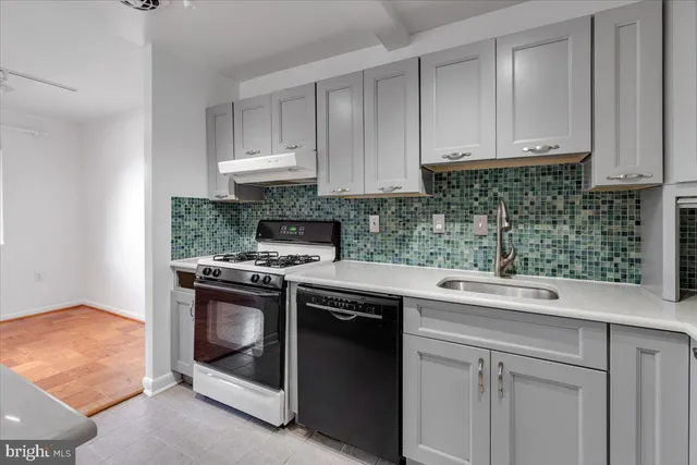 $336,000 | 200 North Maple Avenue, Unit 416, Falls Church, VA 22046